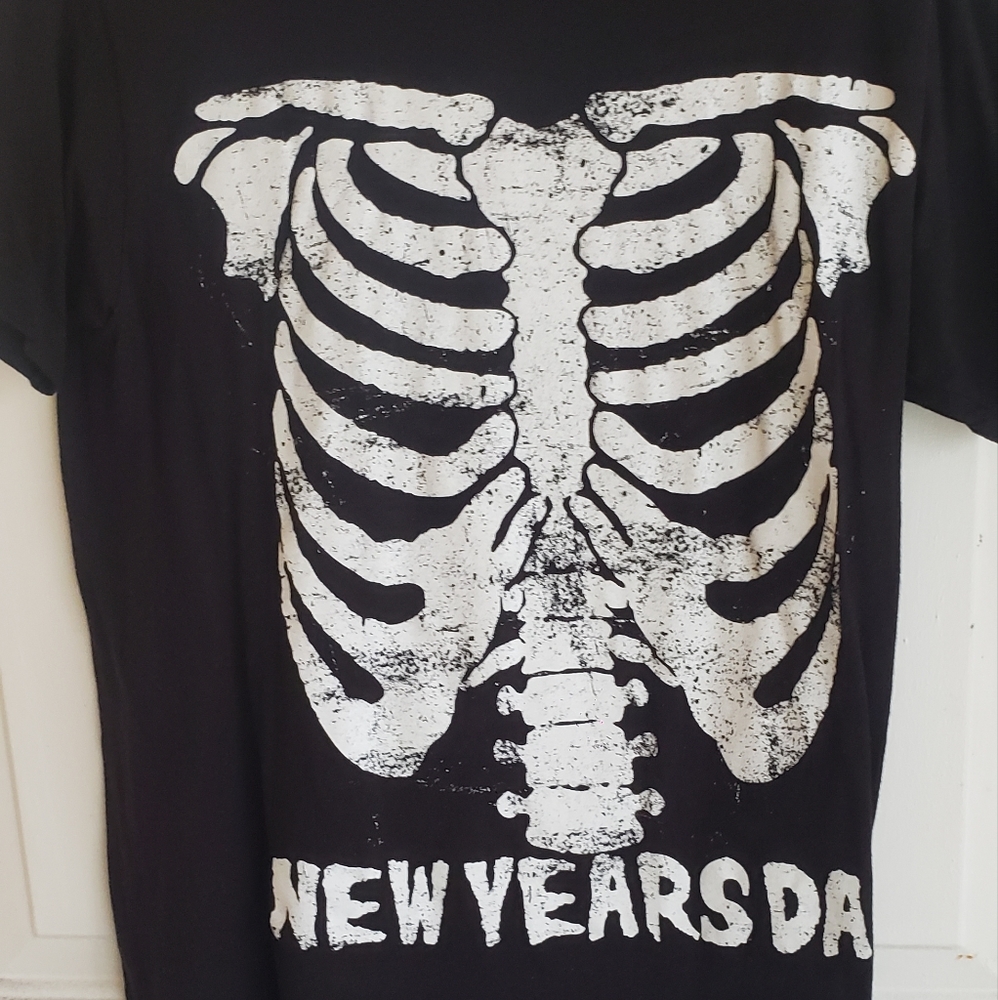 New Years Day skeleton tee